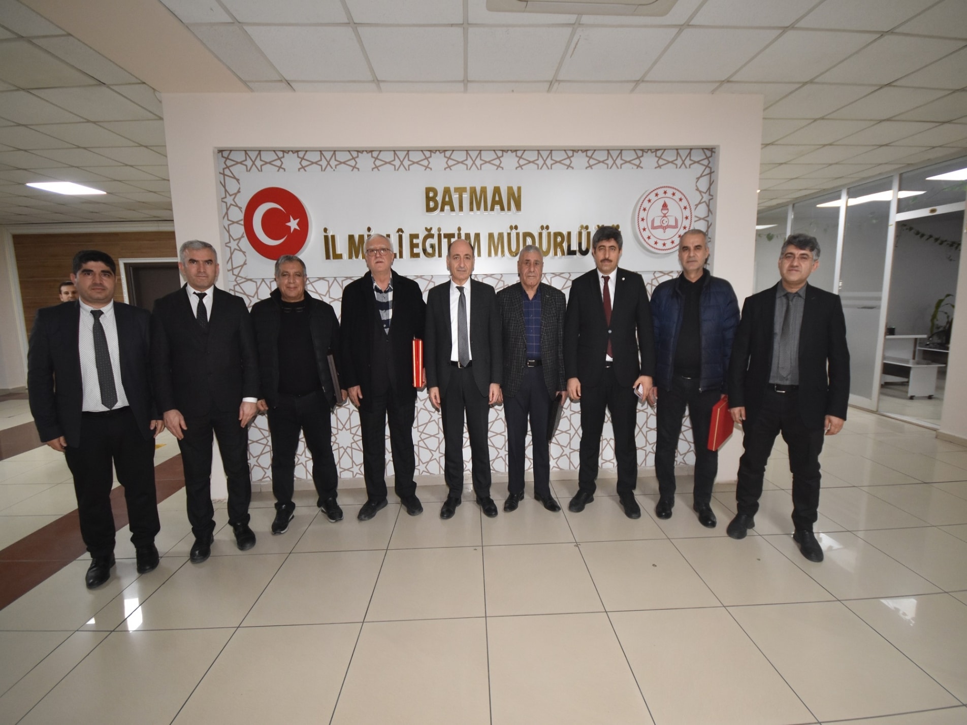 Emekli personele teşekkür plaketi