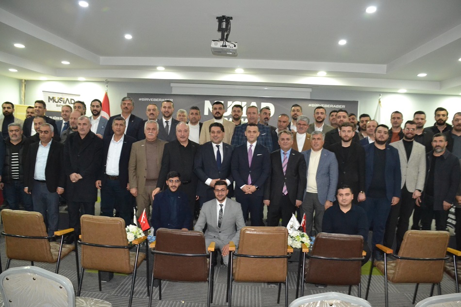MÜSİAD’da Özdemir güven tazeledi