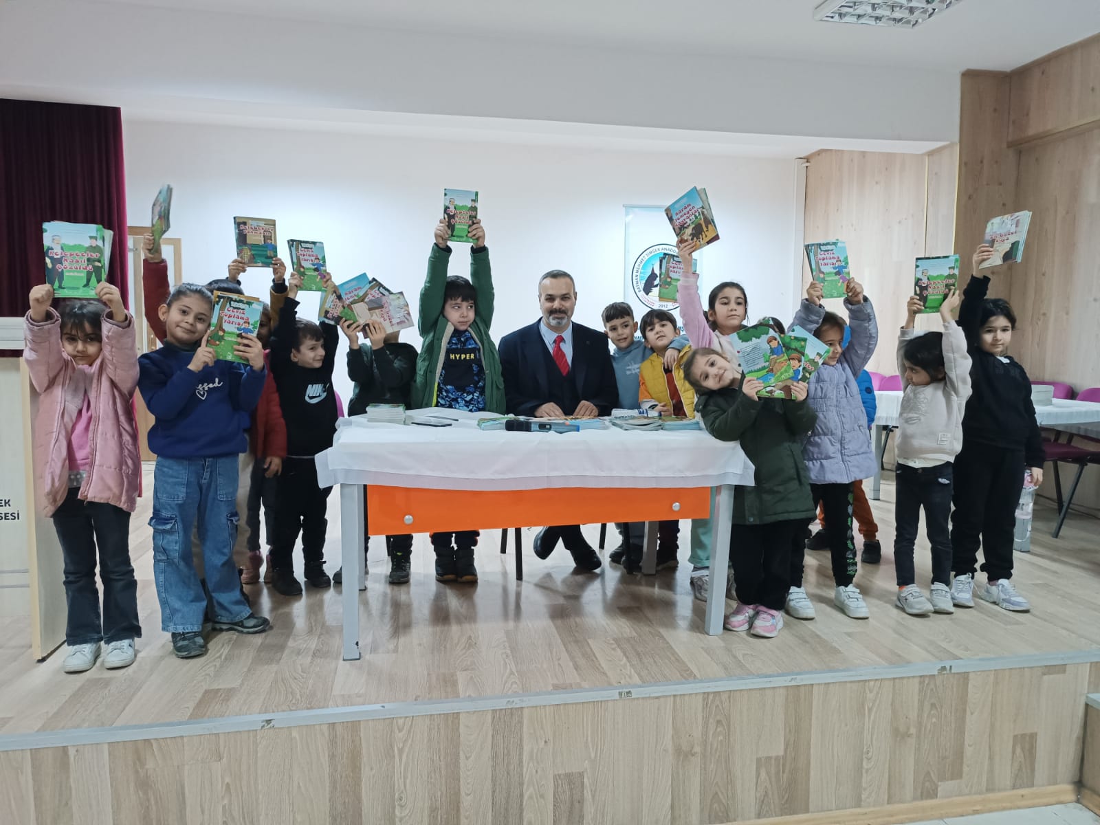 Mehmet Şimşek öğrencileriyle buluştu