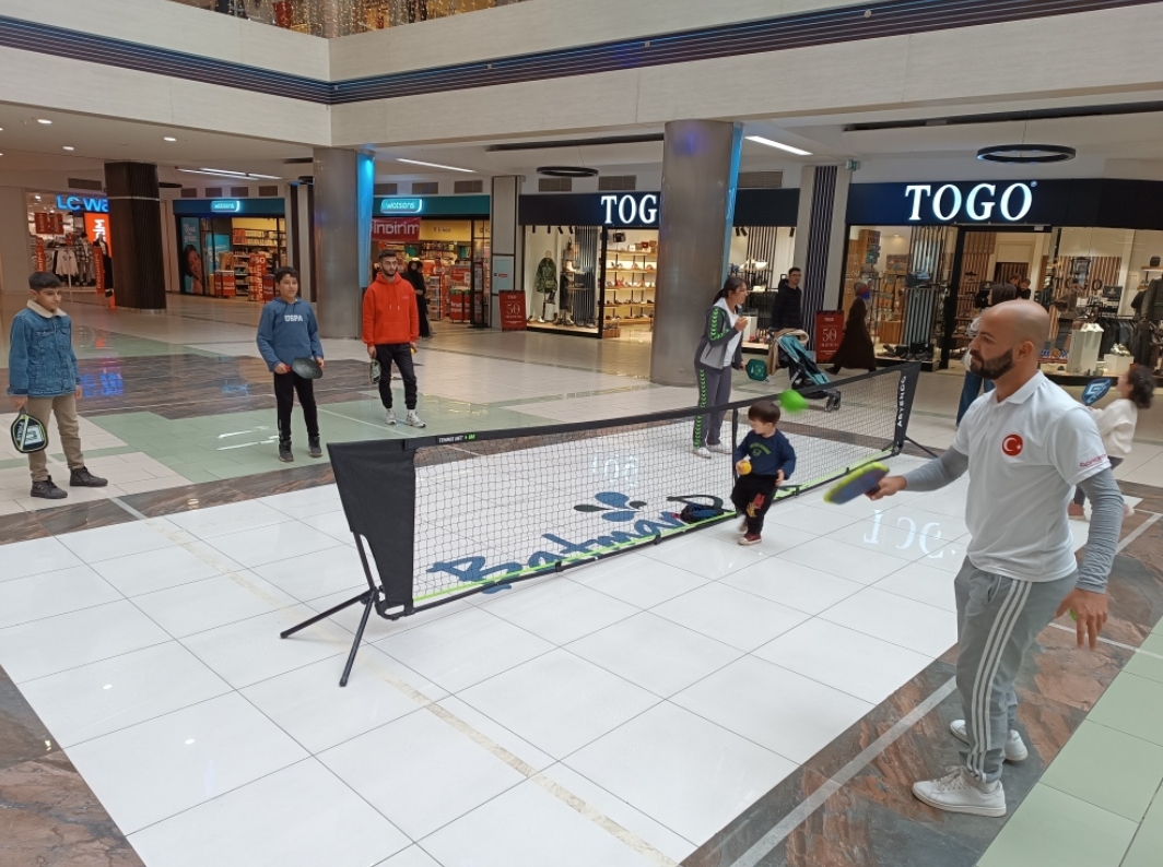 Pickleball etkinliğine yoğun ilgi