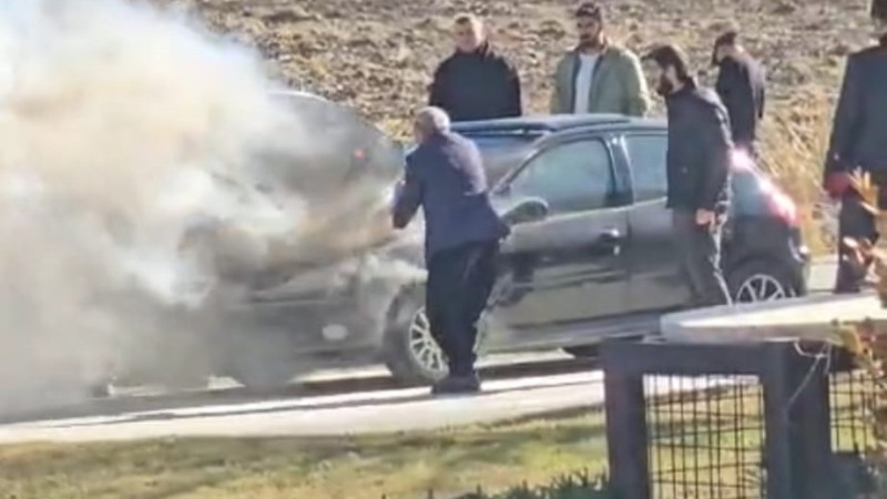 Seyir halindeki araç yandı