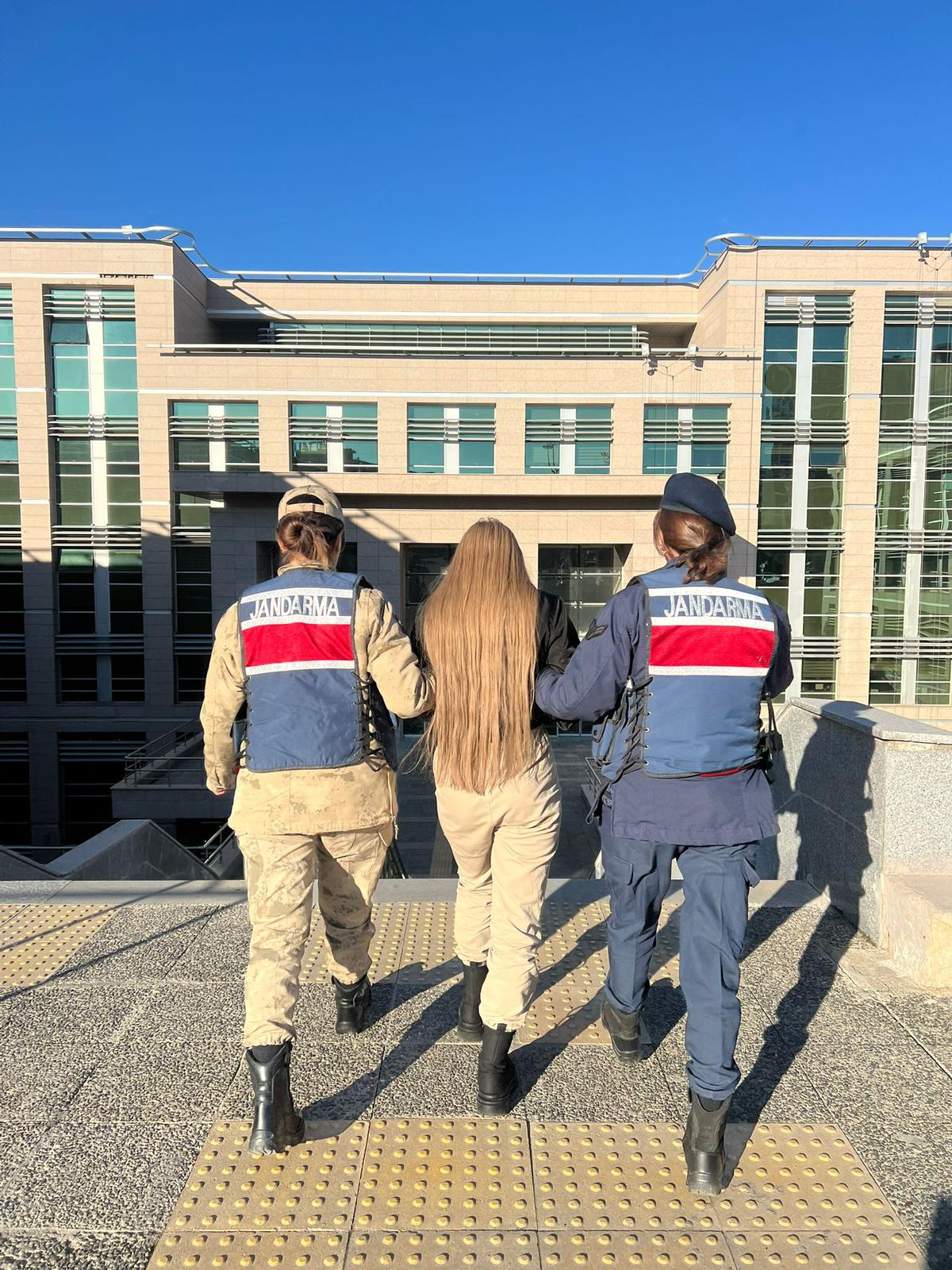 UYUŞTURUCU CEZASI OLAN ŞAHIS YAKALANDI