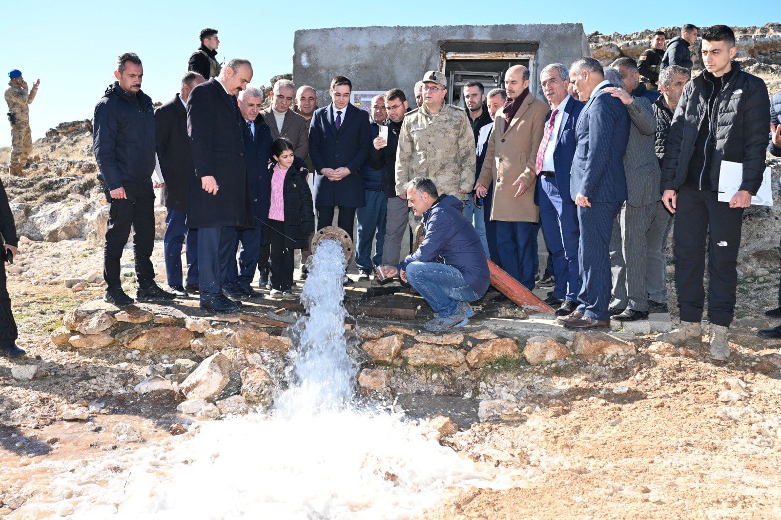 Vali Canalp’ten  içme suyu incelemesi