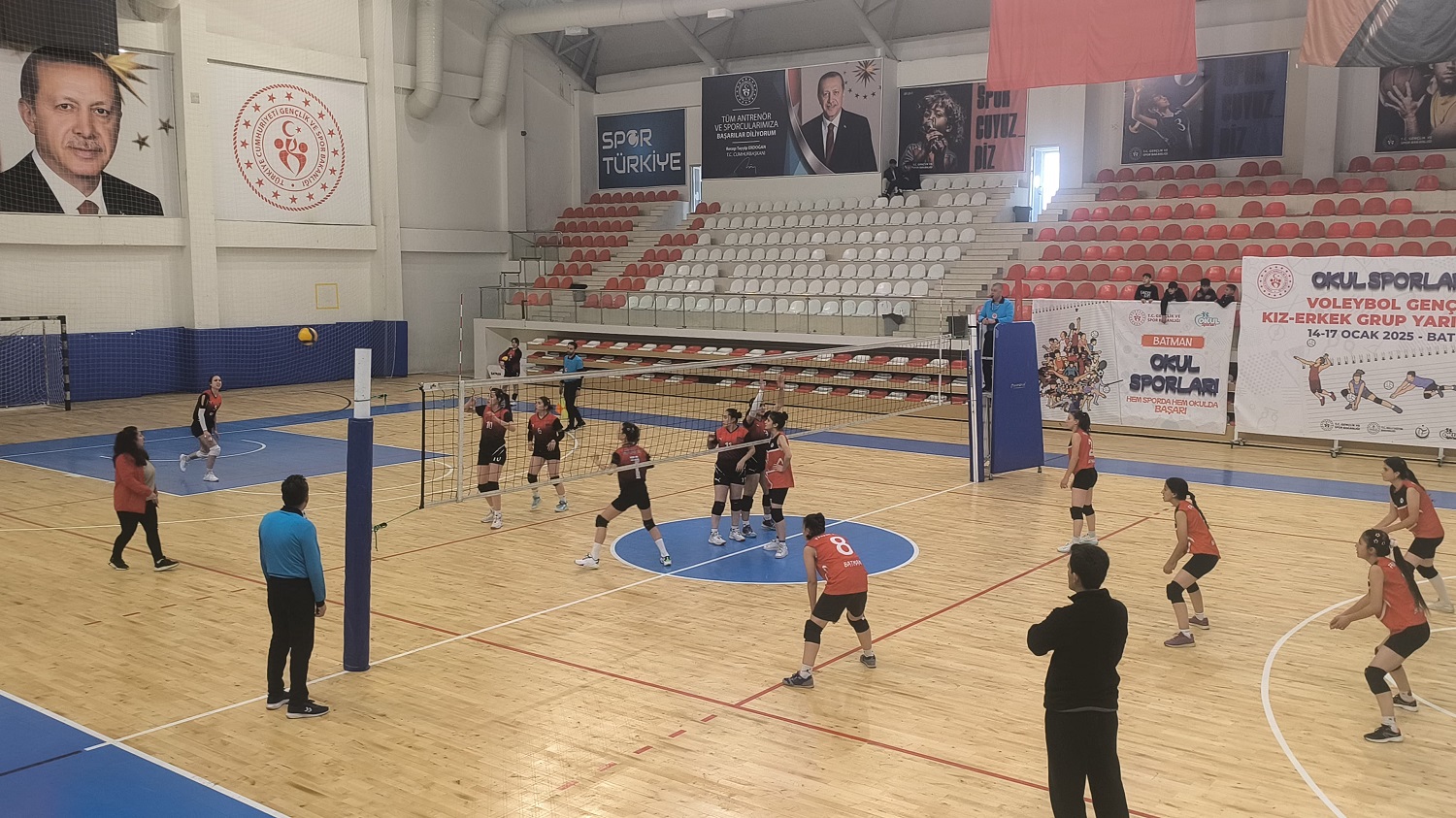 Voleybolda grup müsabakaları sona erdi