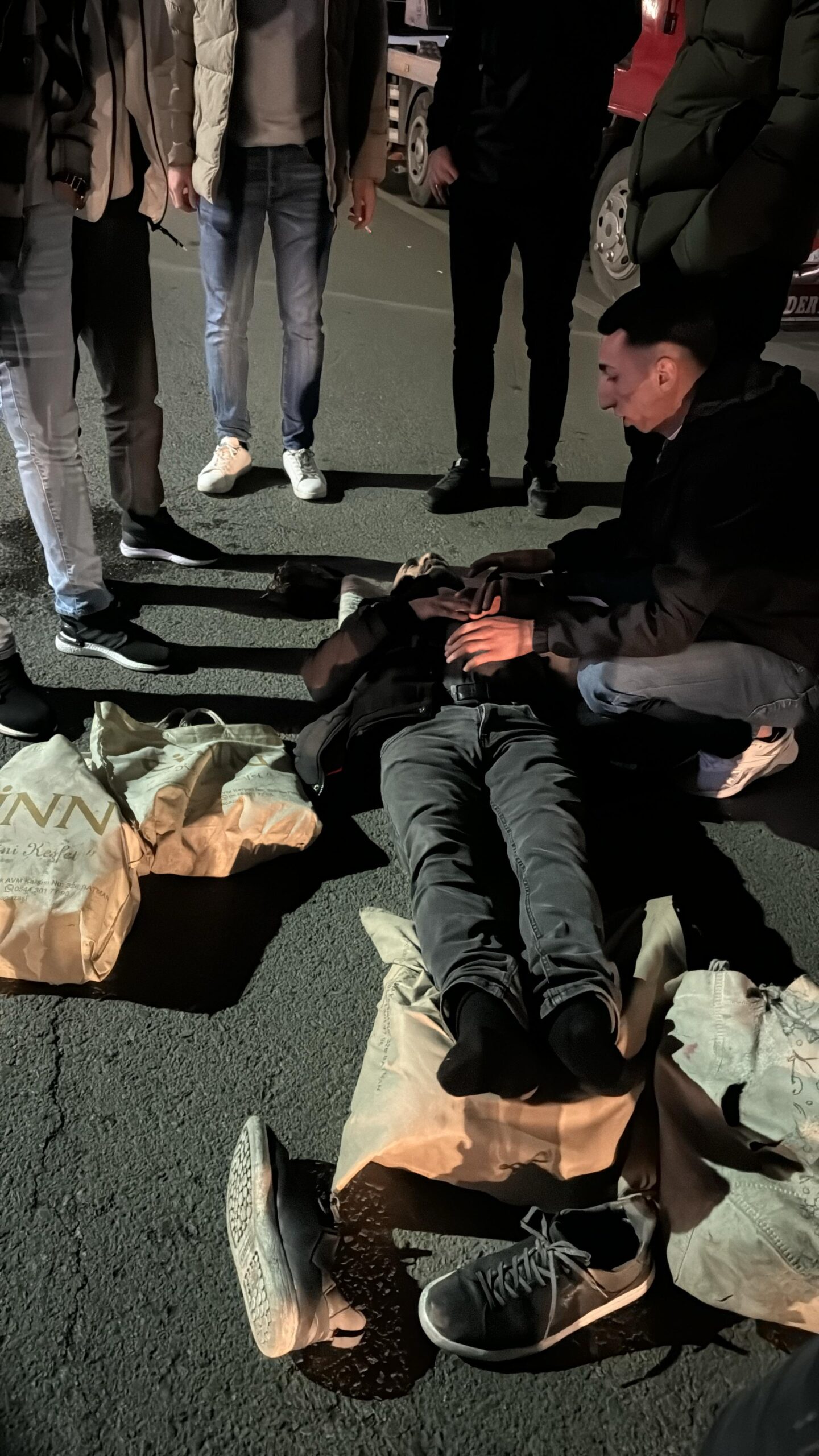 Yolda yürürken baygınlık geçirdi