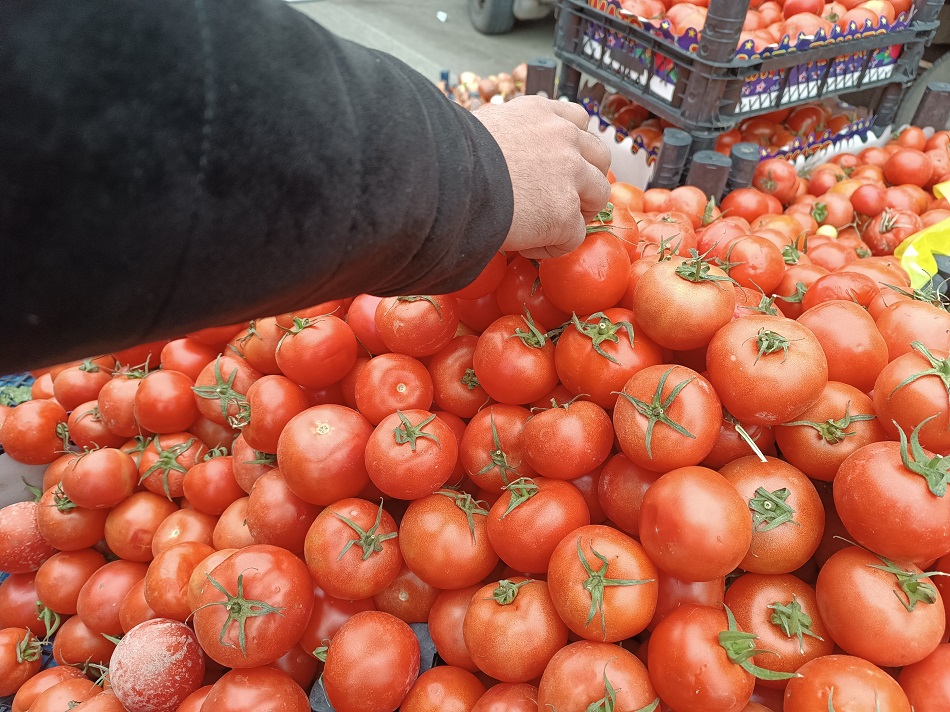 Domates fiyatları düşüşe geçti