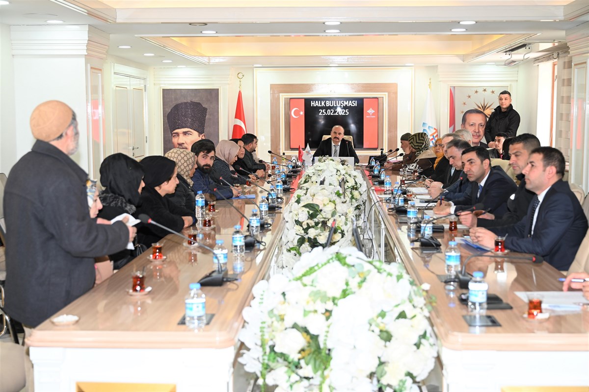 Halk buluşmasında sorunları dinledi