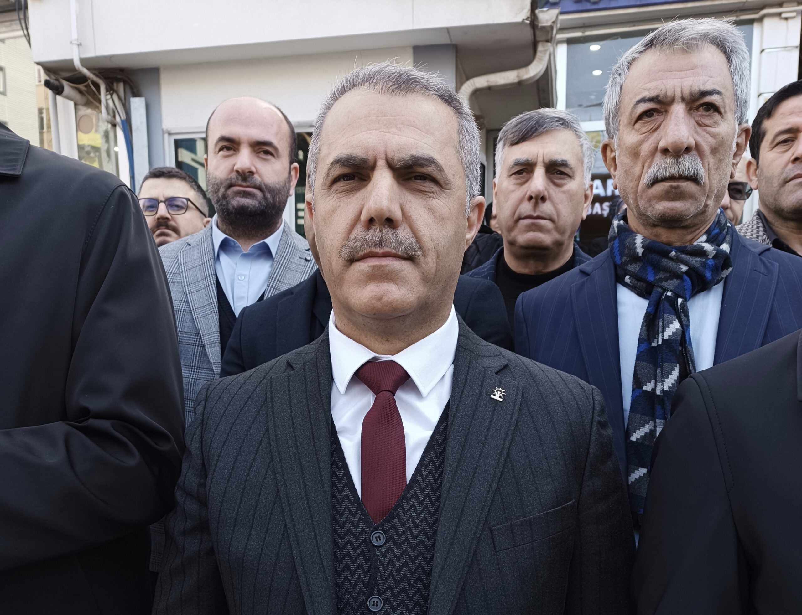 “Milletin iradesi vesayeti yerle bir etti”