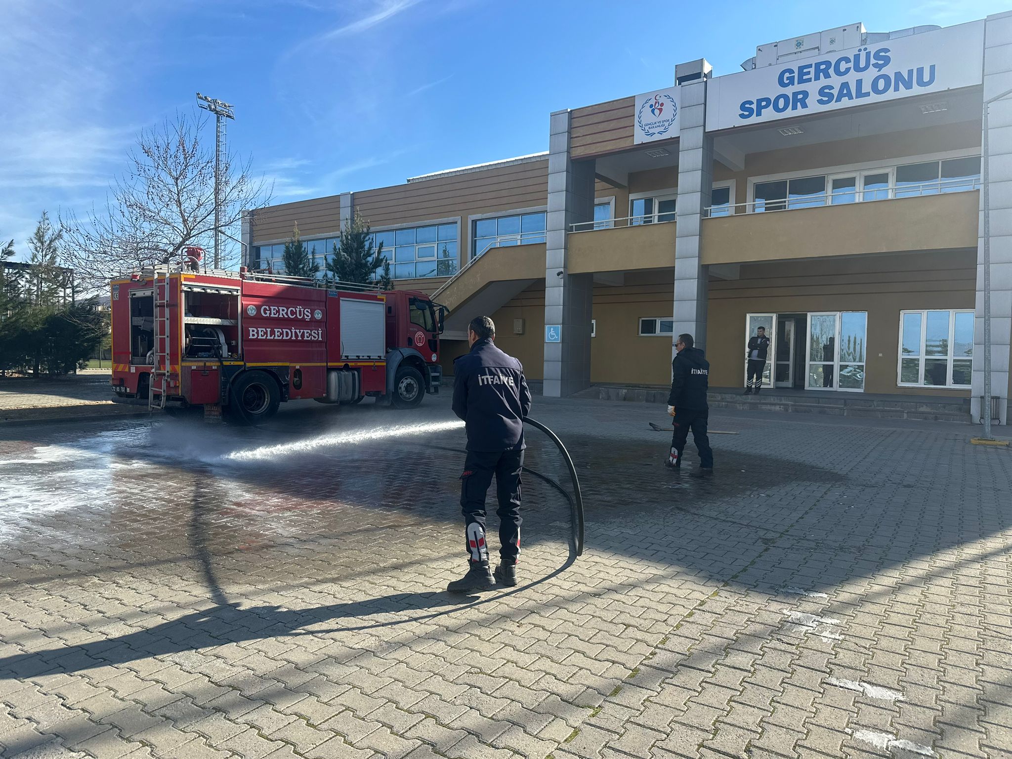 Spor tesislerinde yangın tatbikatı