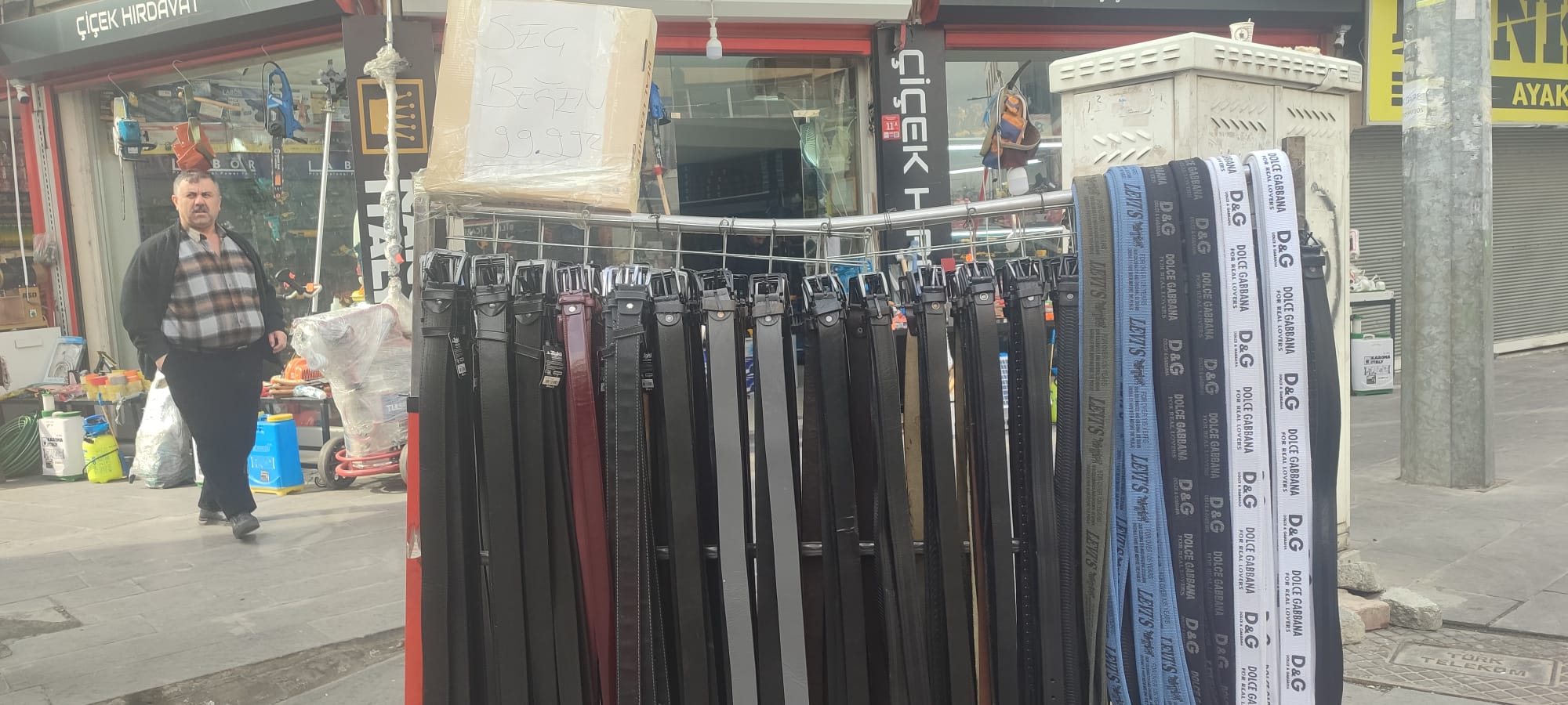 Ucuz Kemerler kapış kapış