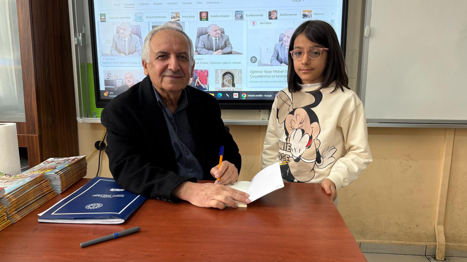 Yazar Eratilla, öğrencilerle söyleşide buluştu