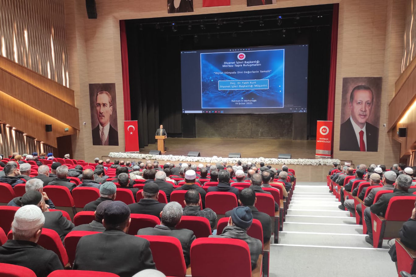 Dijital dünyada dini değerlerin temsili konuşuldu
