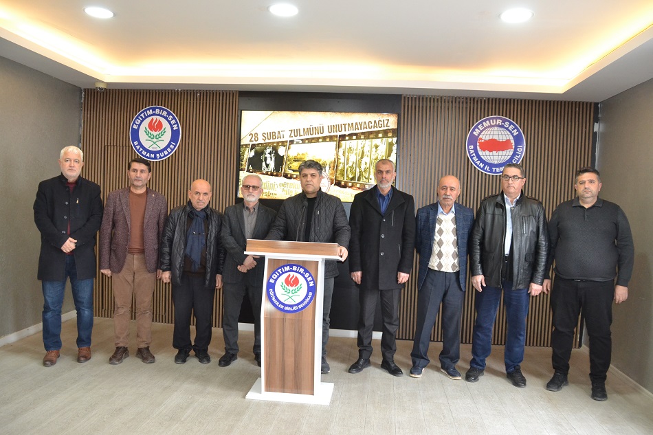 “28 Şubat kara bir leke olarak tarihe geçti”