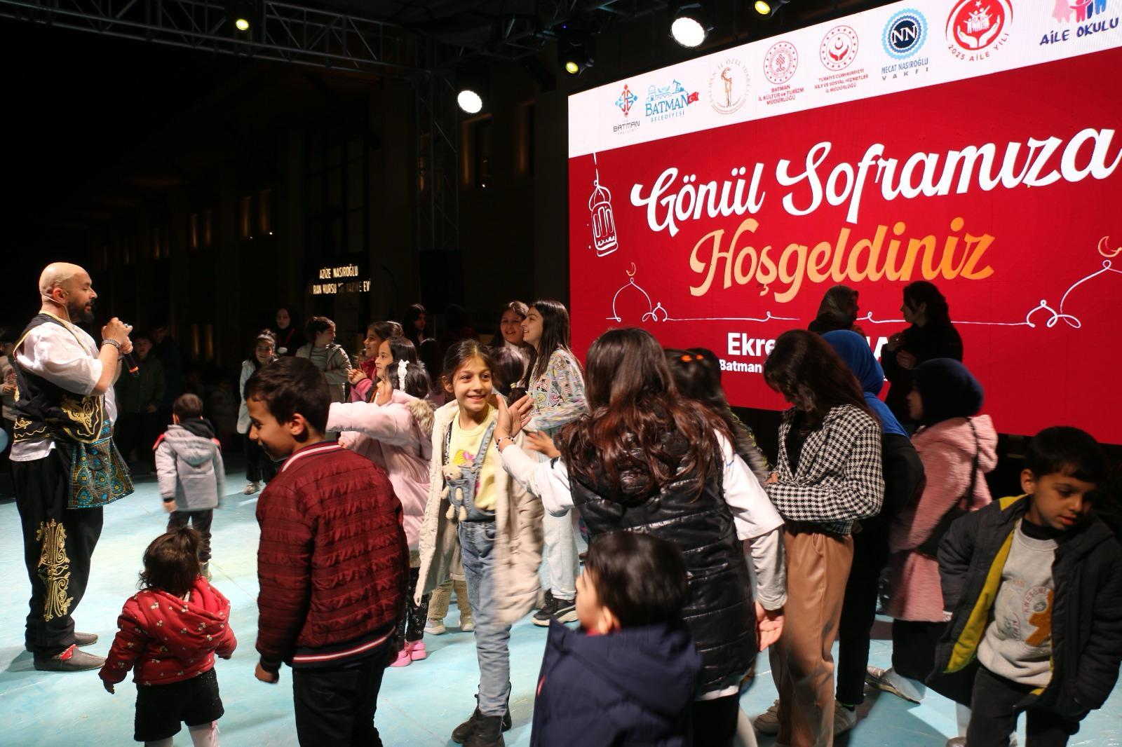 Çocuklar gönüllerince eğleniyor