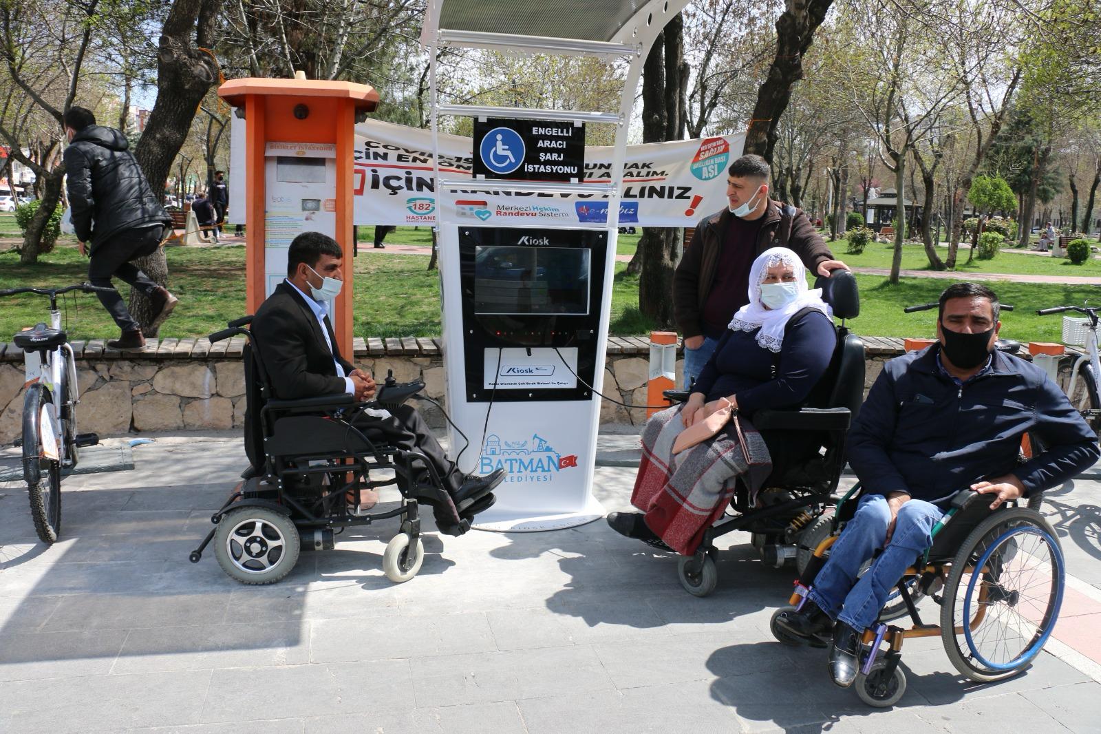 Engelli şarj istasyonları bakıma alındı