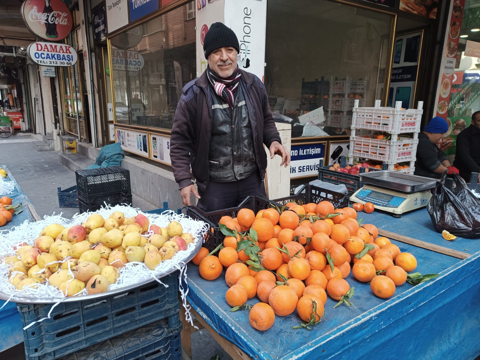 Finike Portakalları  Tezgahlarda