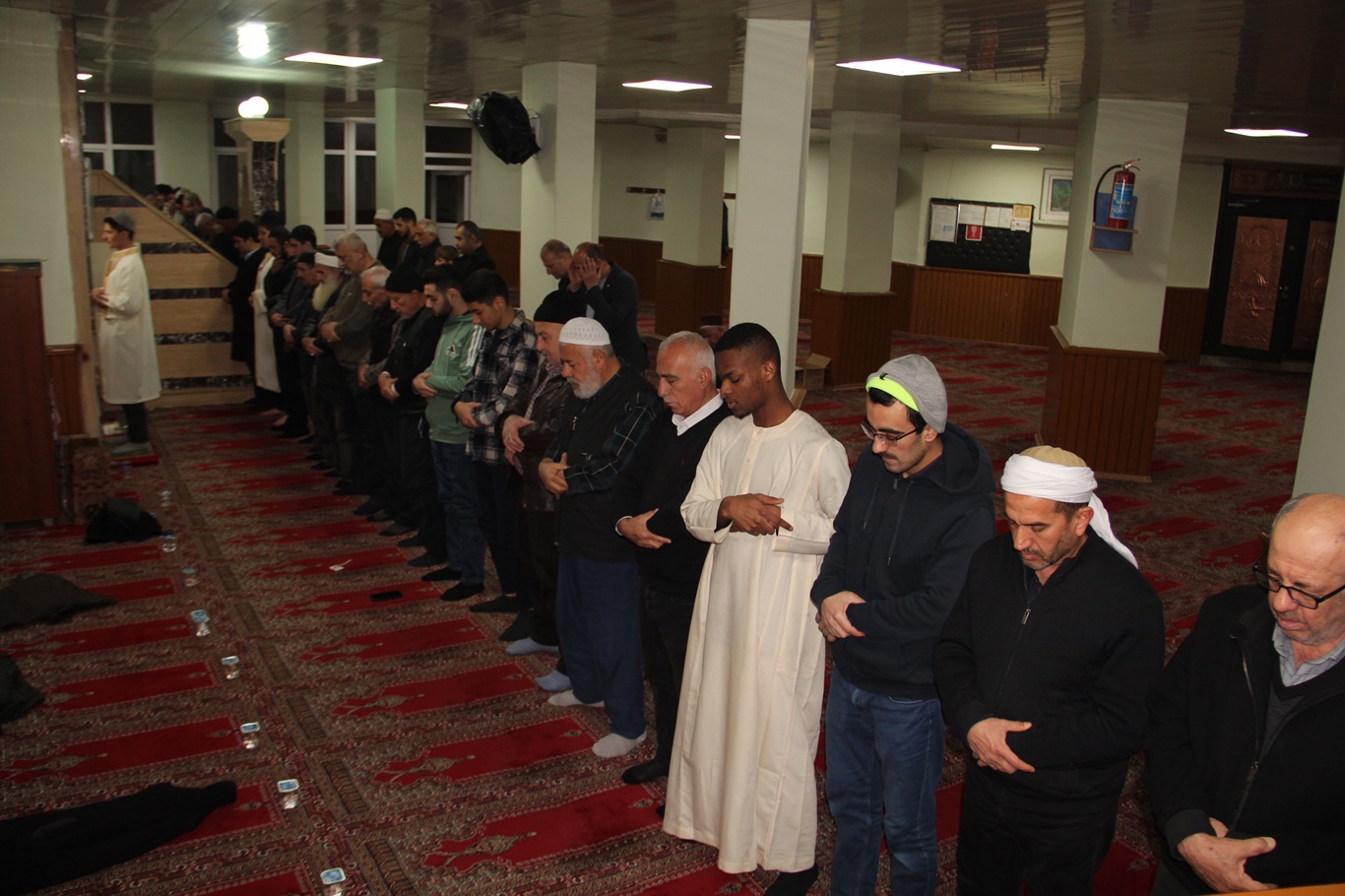 Hatimle teravih namazına ilgi artıyor