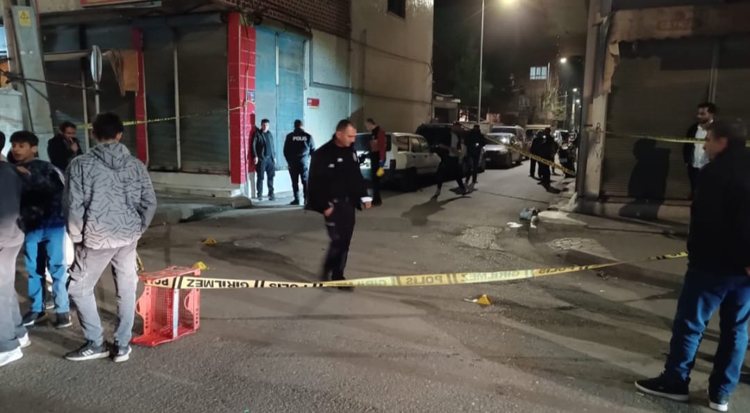 Sözlü tartışma da silahlar konuştu