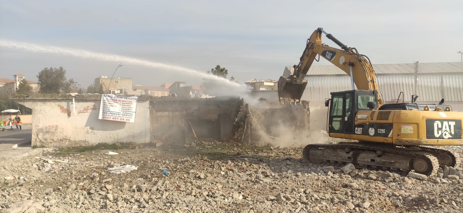 İluh’ta birinci etabın son binası yıkıldı