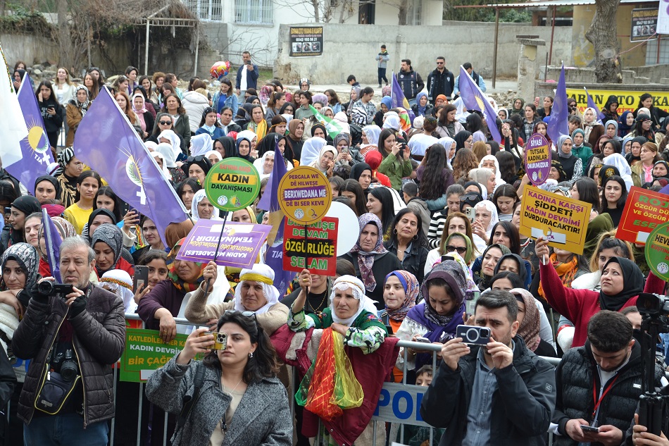 Kadınlar barış talebini haykırdı!