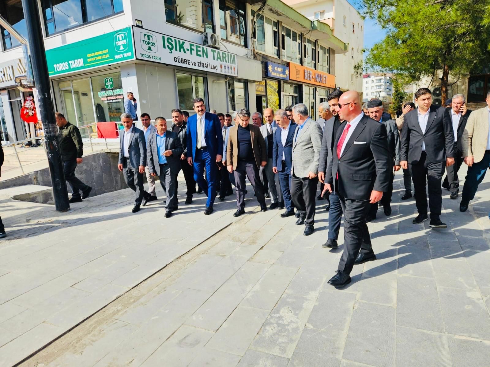 Kozluk’ta halkın taleplerini dinlediler