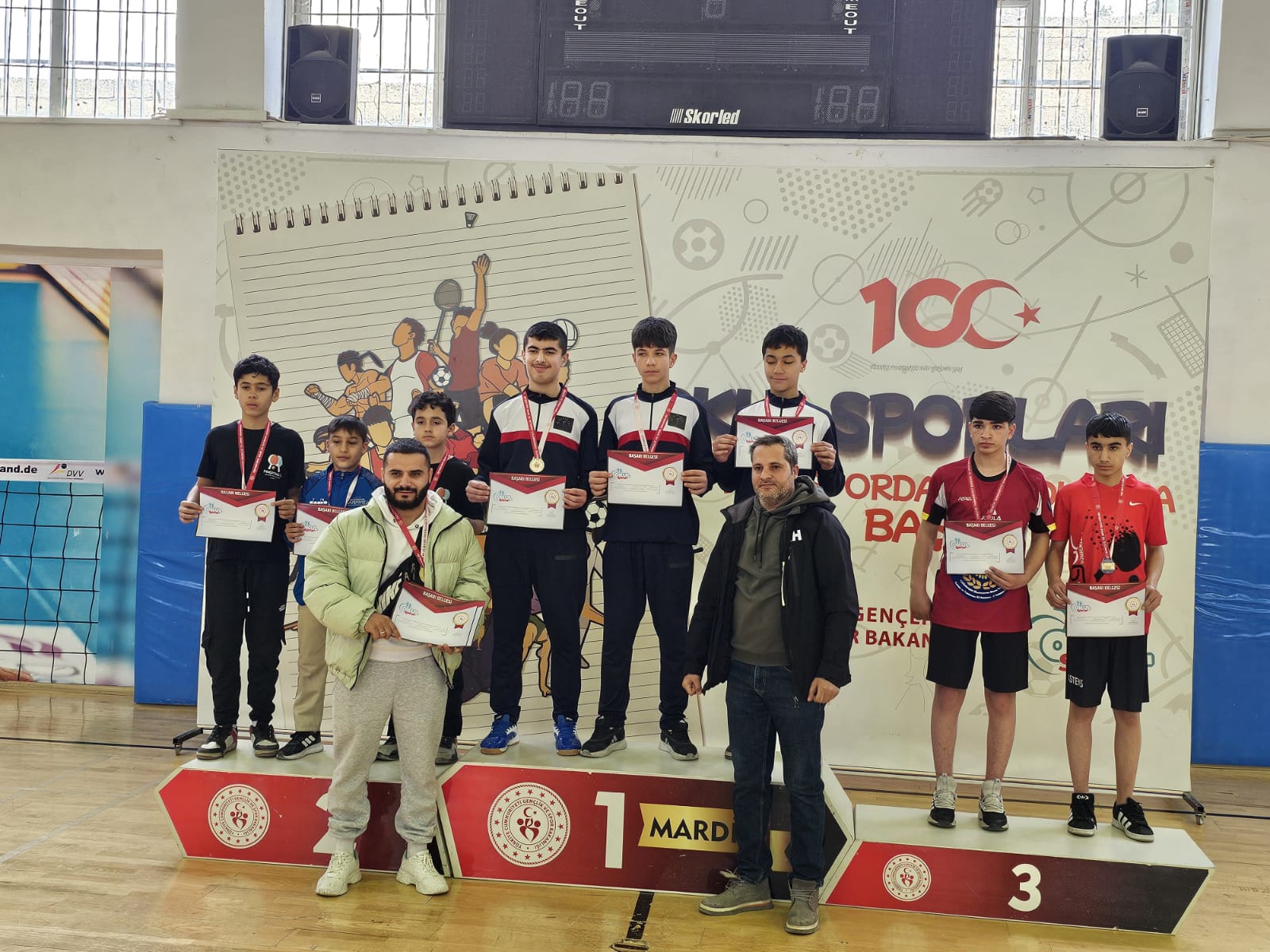 Masa tenisinde finallere yükseldiler