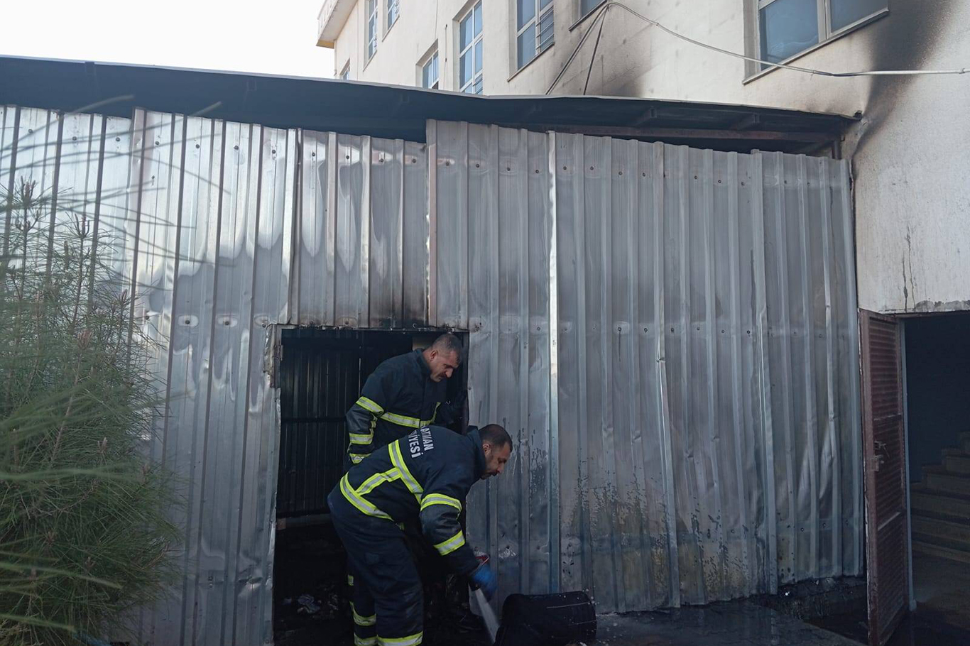 Okulun kazan dairesinde yangın korkuttu