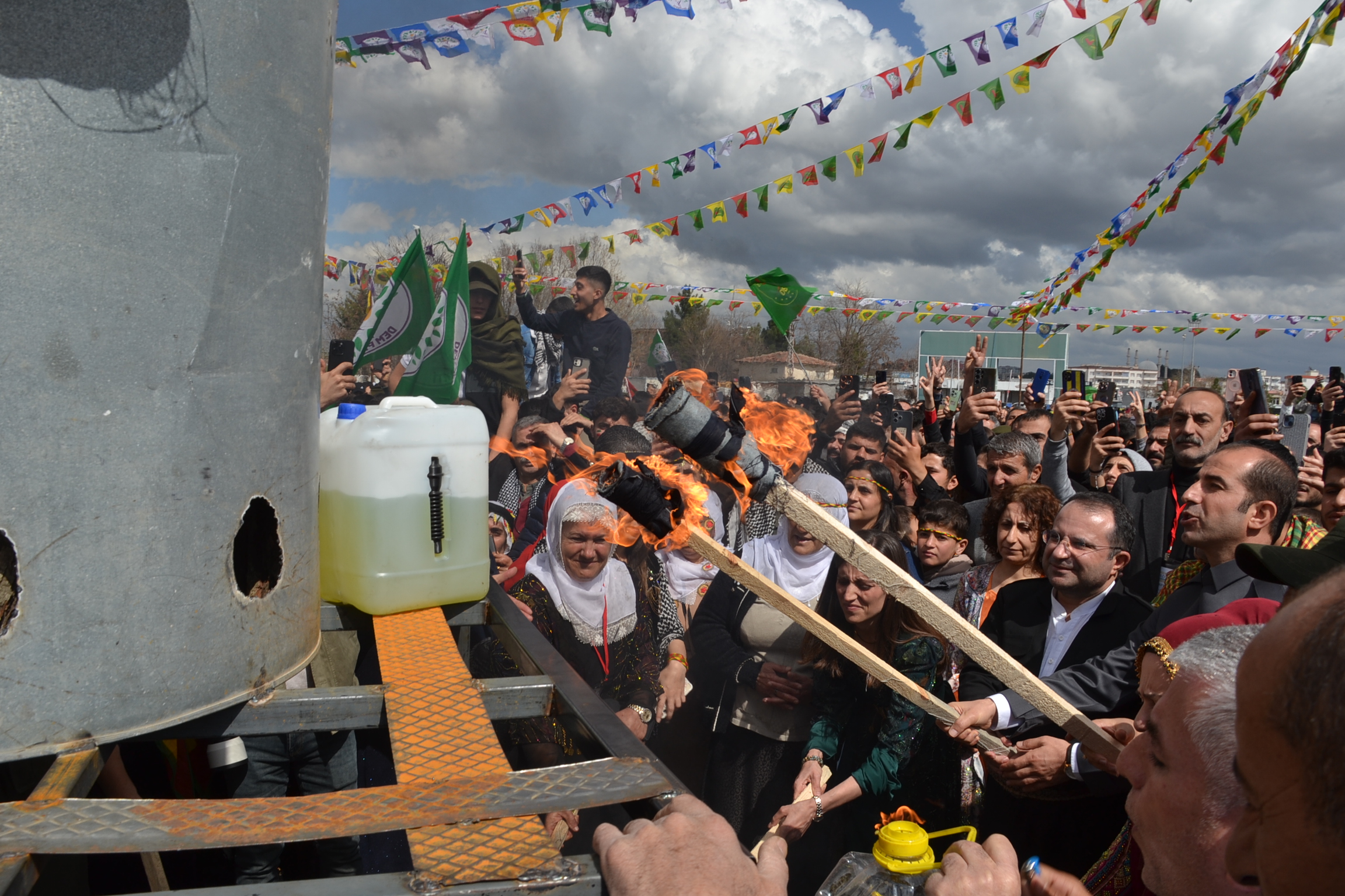 “Özgürlük ateşini büyüteceğiz”