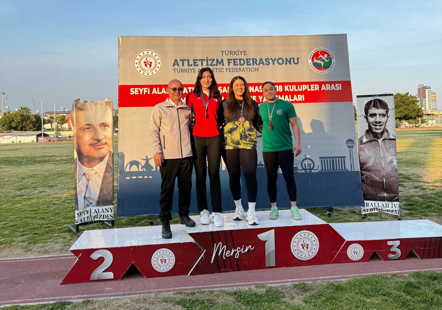 Petrolsporlu atletler madalyayla döndüler