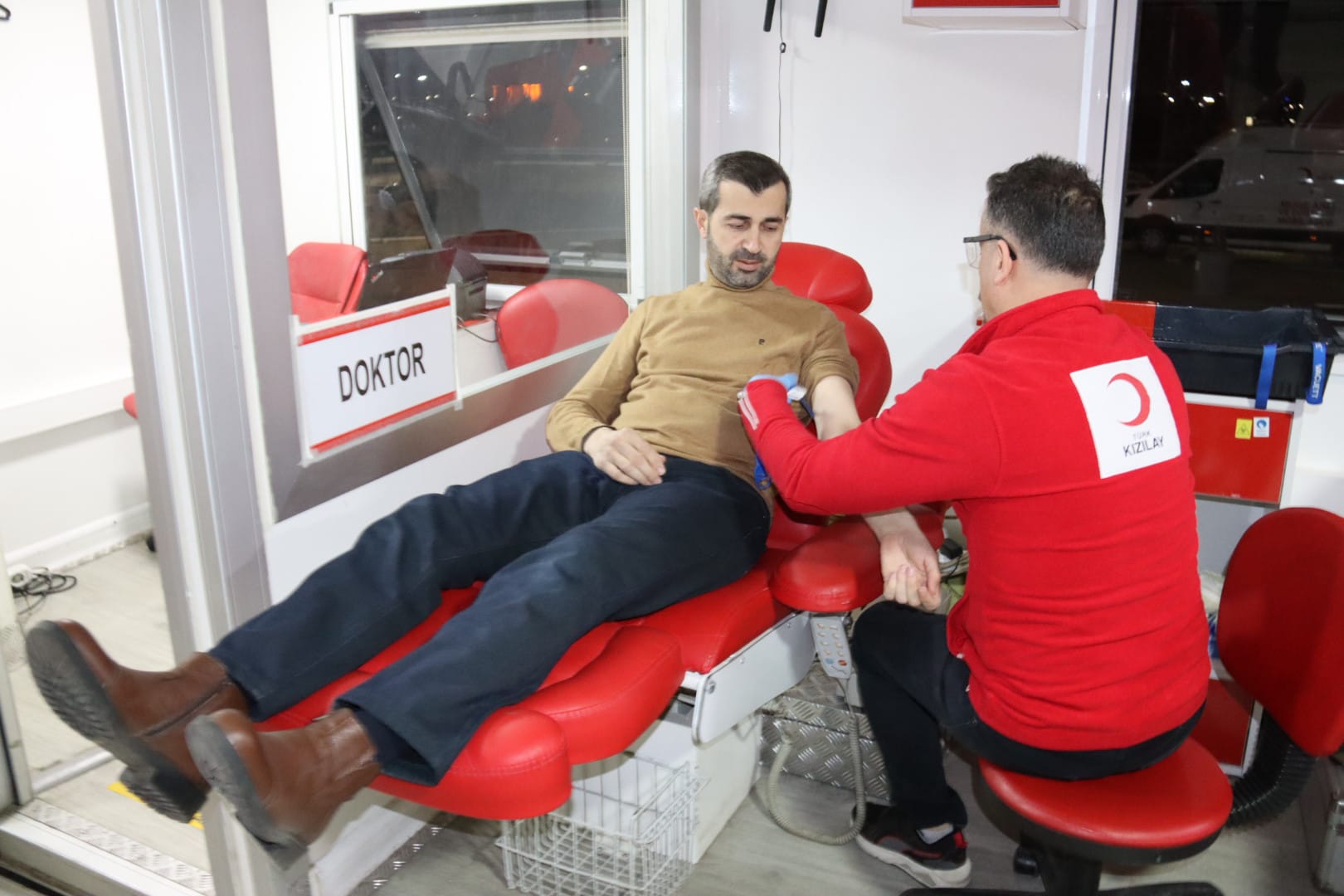 TPAO’dan Kızılay’a kan bağışı