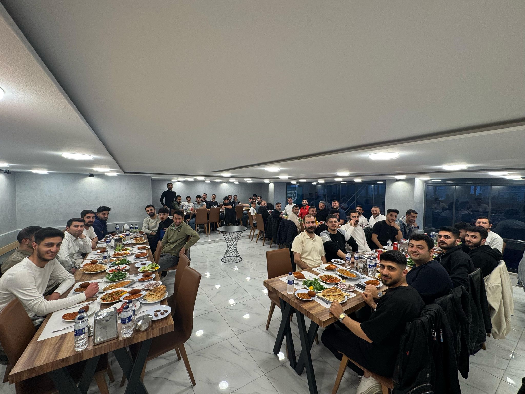 Dark Reds taraftar grubu iftarda buluştu