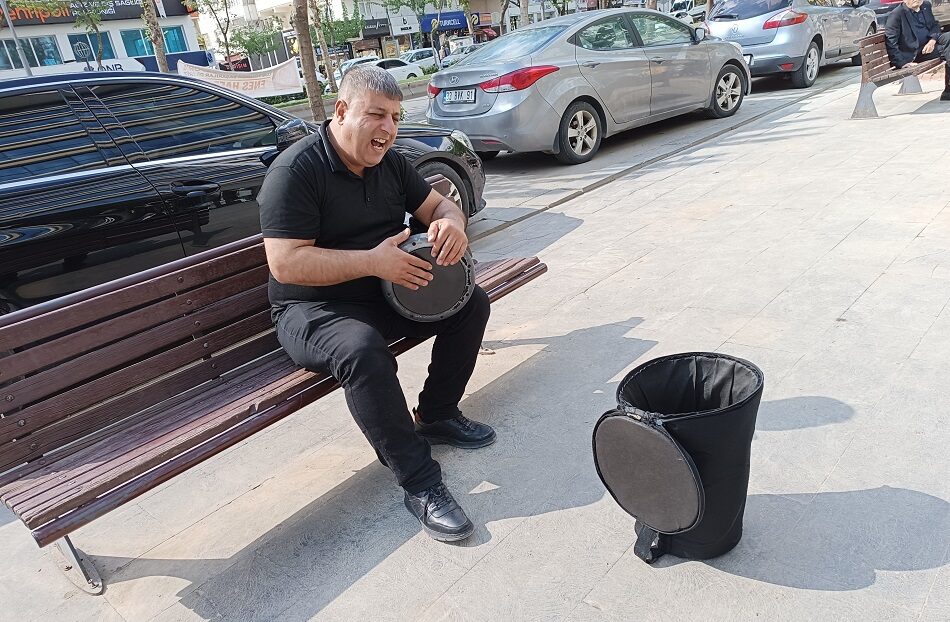 Bulvarda darbuka ezgileri yükseldi