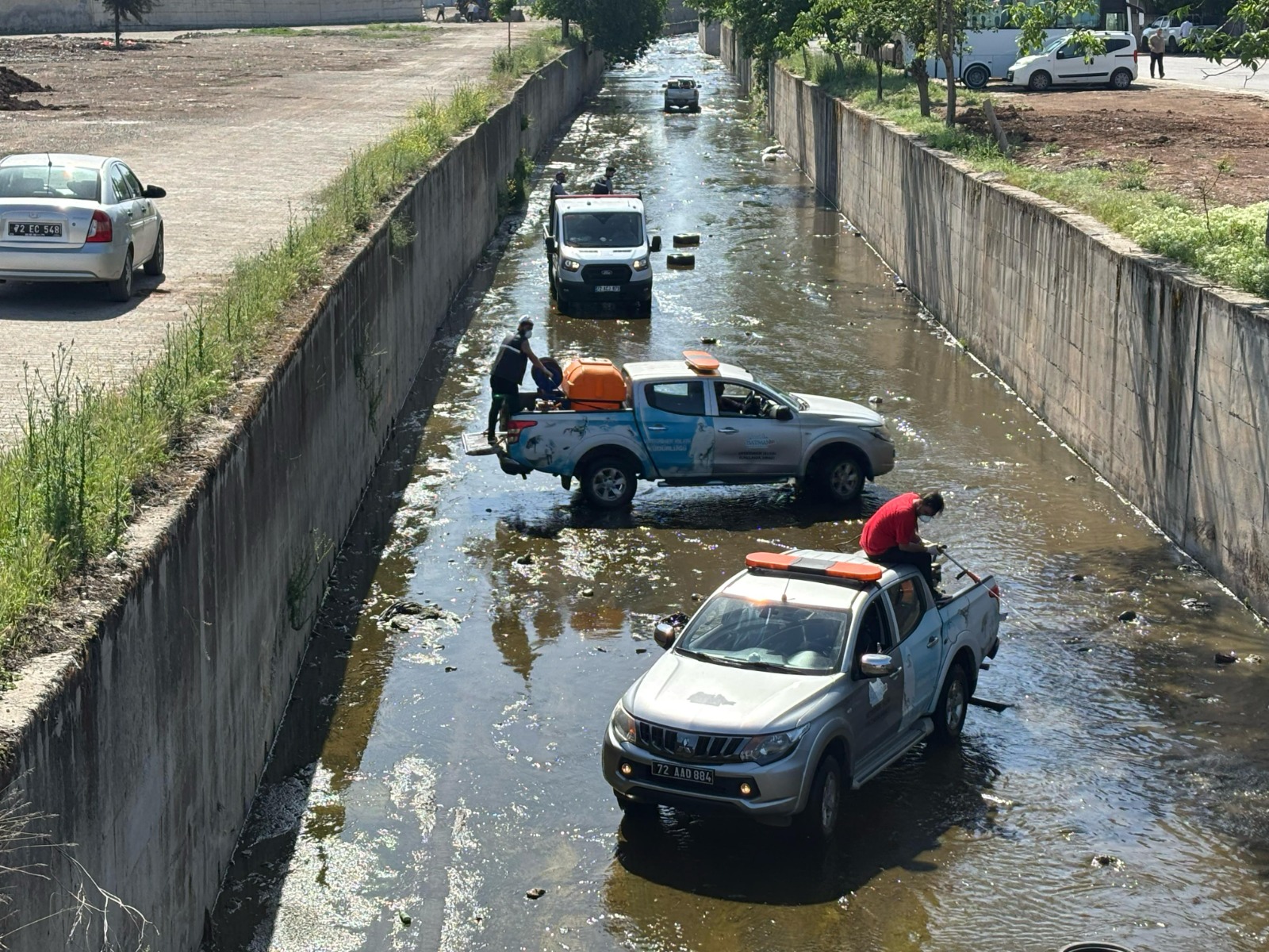 Haşerelere karşı ilaçlama çalışmaları başladı