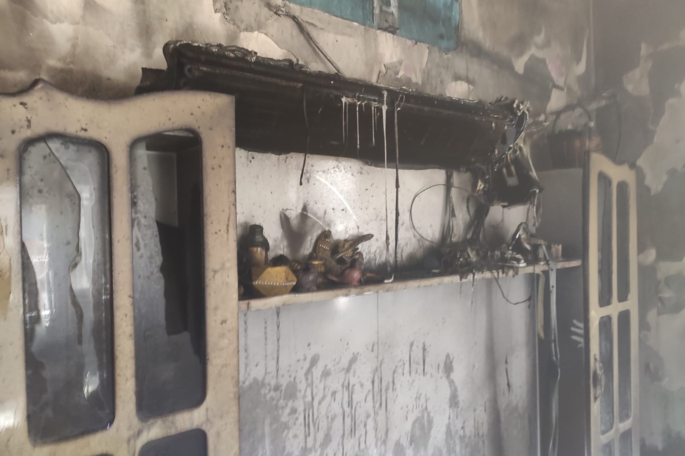 İki katlı evde yangın paniği