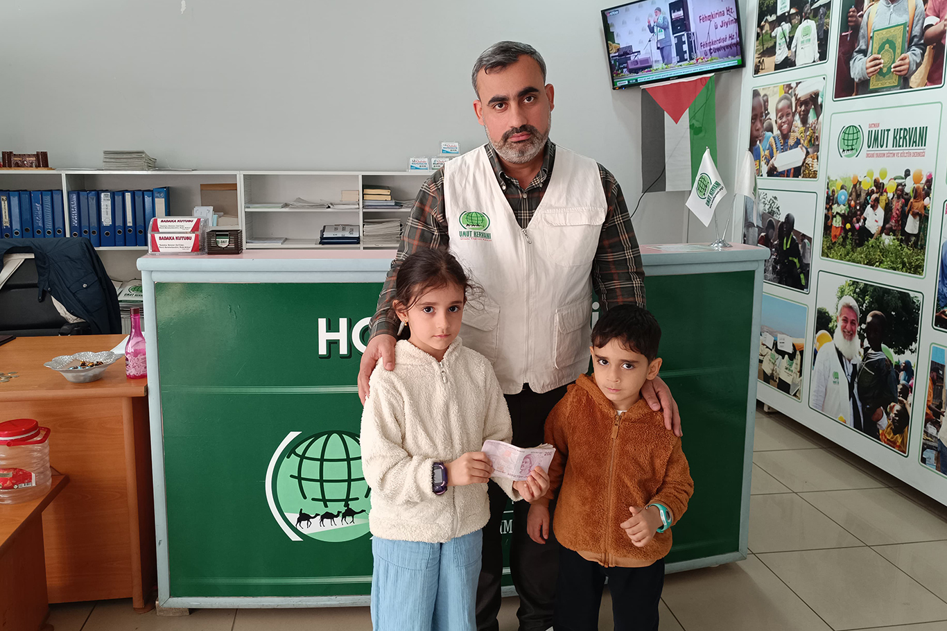 Küçük kardeşlerden örnek davranış