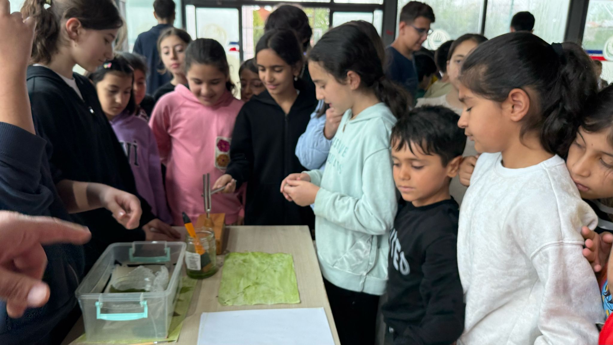 Minik mucitler bilim şenliğinde