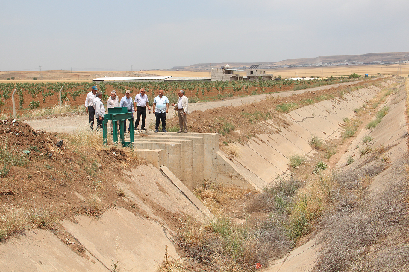 Binlerce dönüm arazi kuraklığa terk edildi
