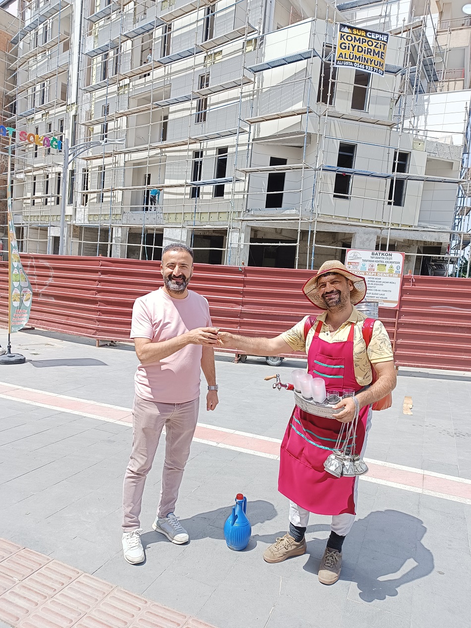 Çeyrek asırdır ava suse satıyor