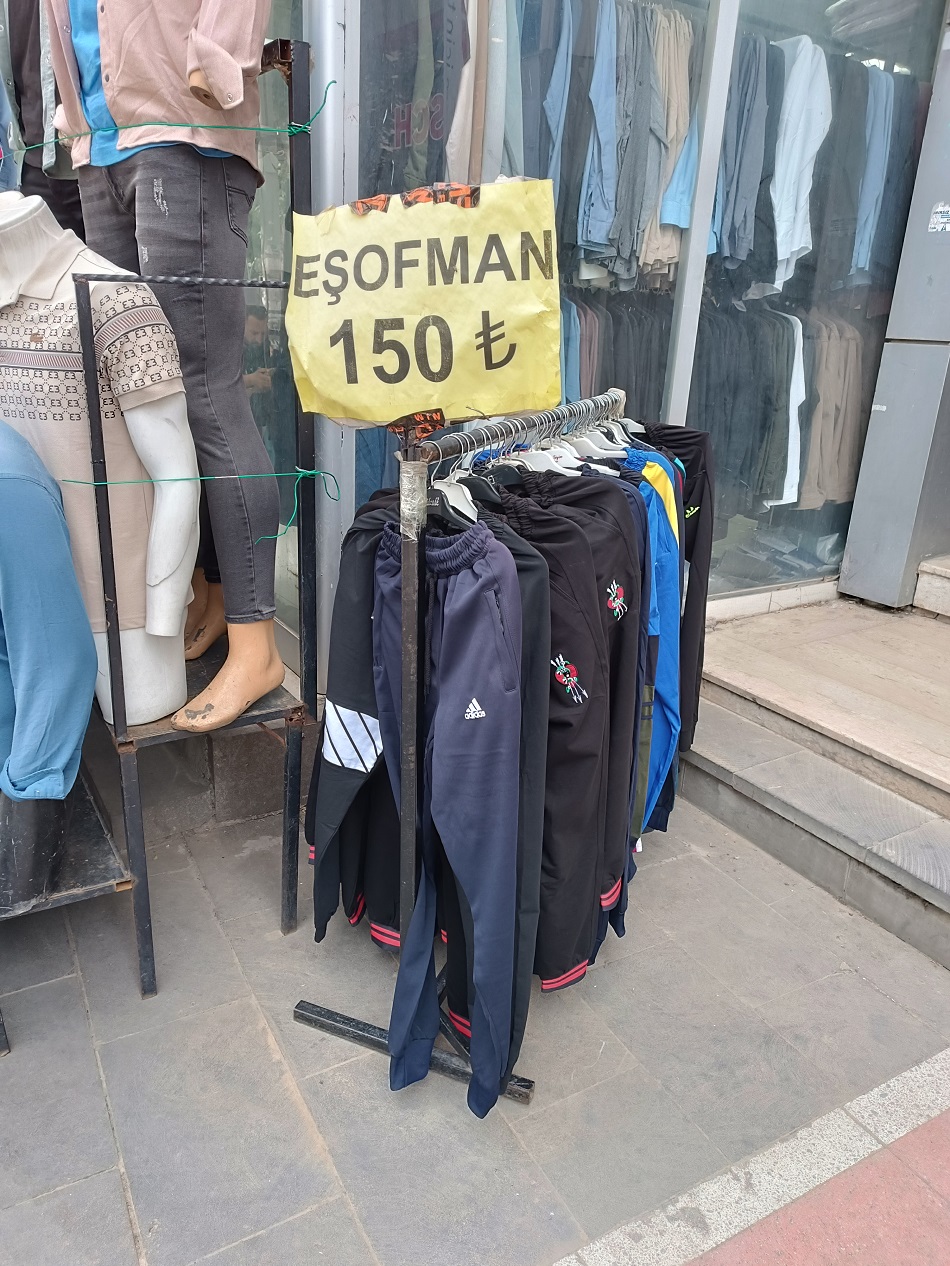 Eşofmanlar yaza göz kırptı