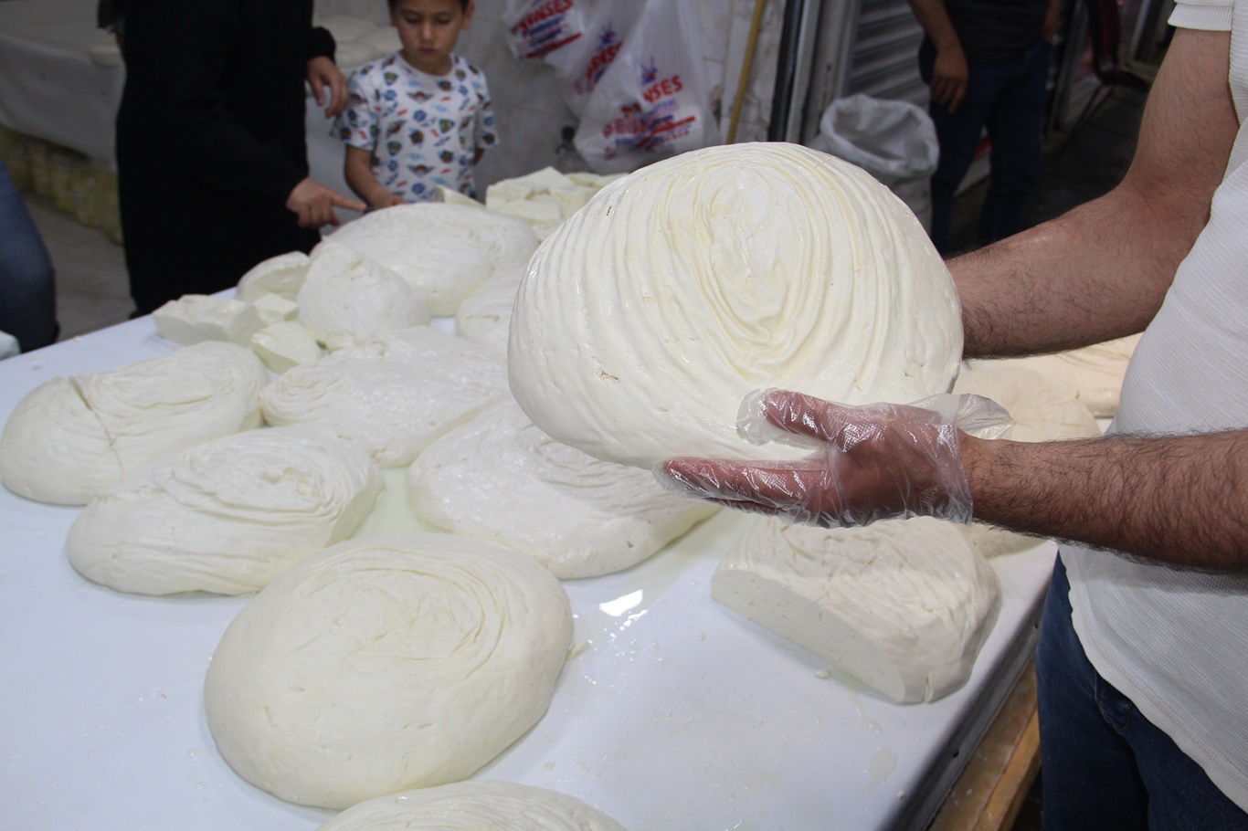 “Fiyatlar artmadan peynir alın”