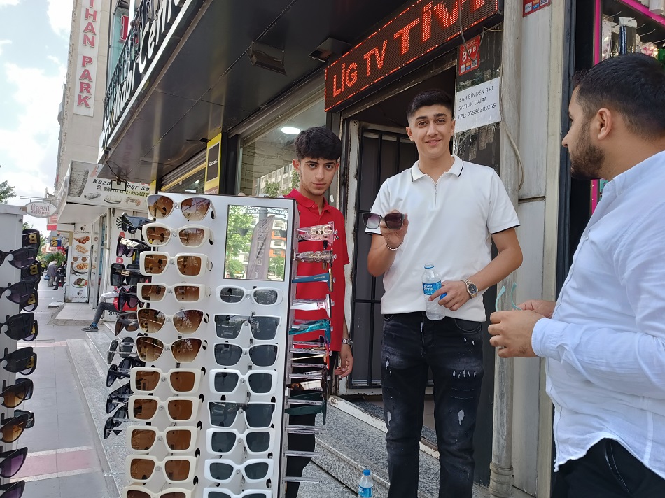 Güneş gözlüğü sezonu açıldı