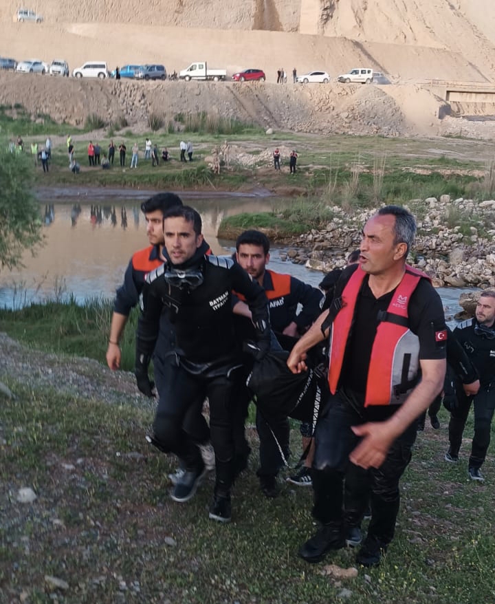 Kezer çayında acı olay