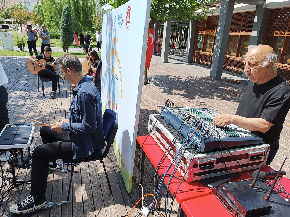 “Müziğin sonsuzluğuna inanıyorum”