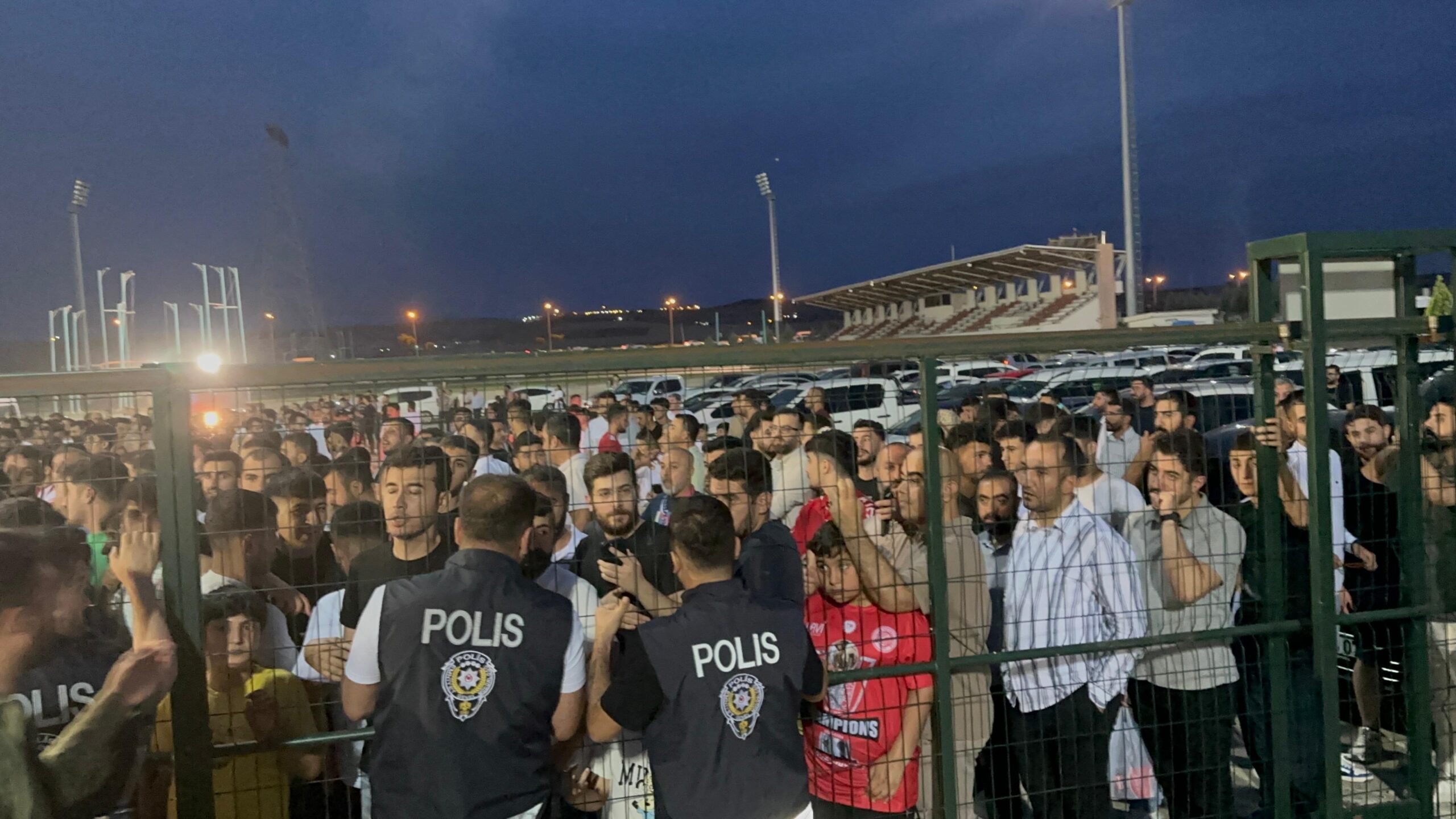 STADYUMDA GÜVENLİK SKANDALI!