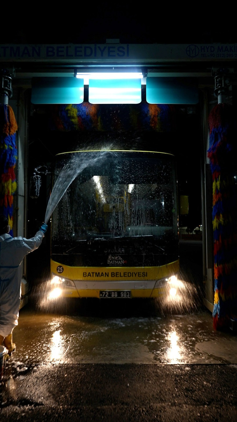 Toplu taşımalar köşe bucak temizleniyor