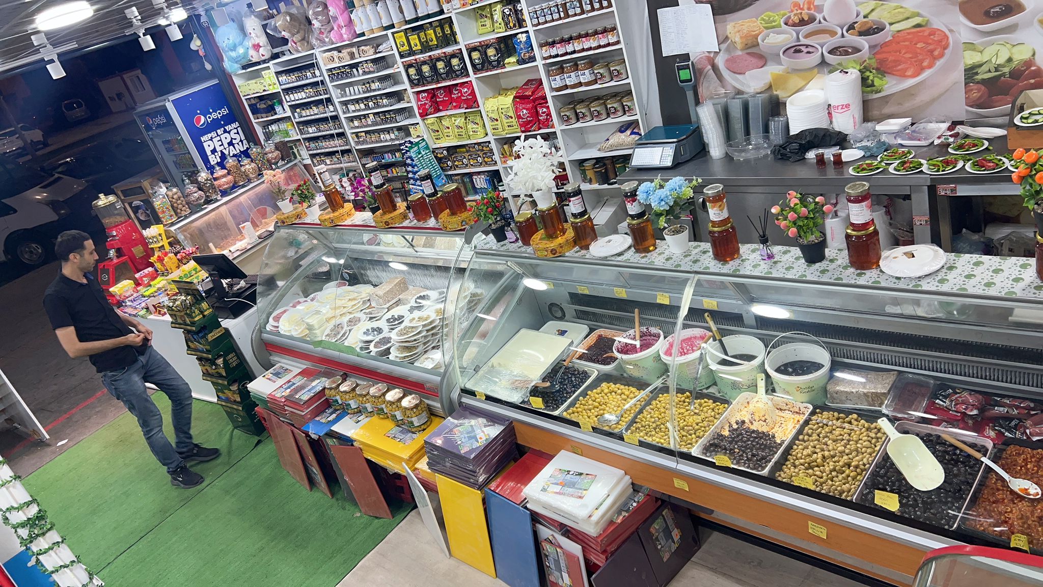 Yöresel pazar havası estiriyor