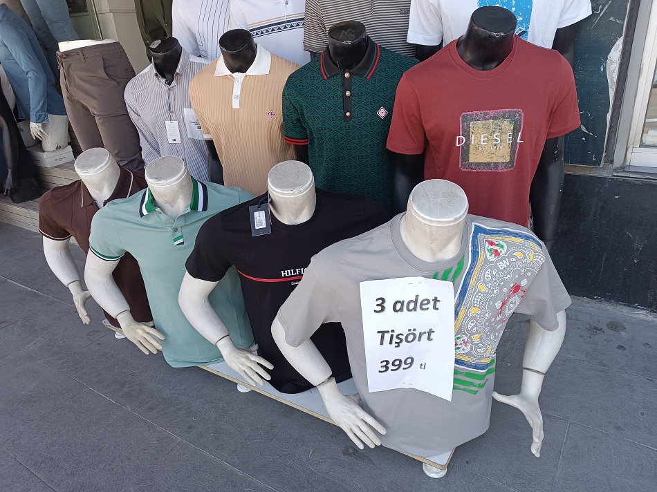3 Adet tişört 399 lira