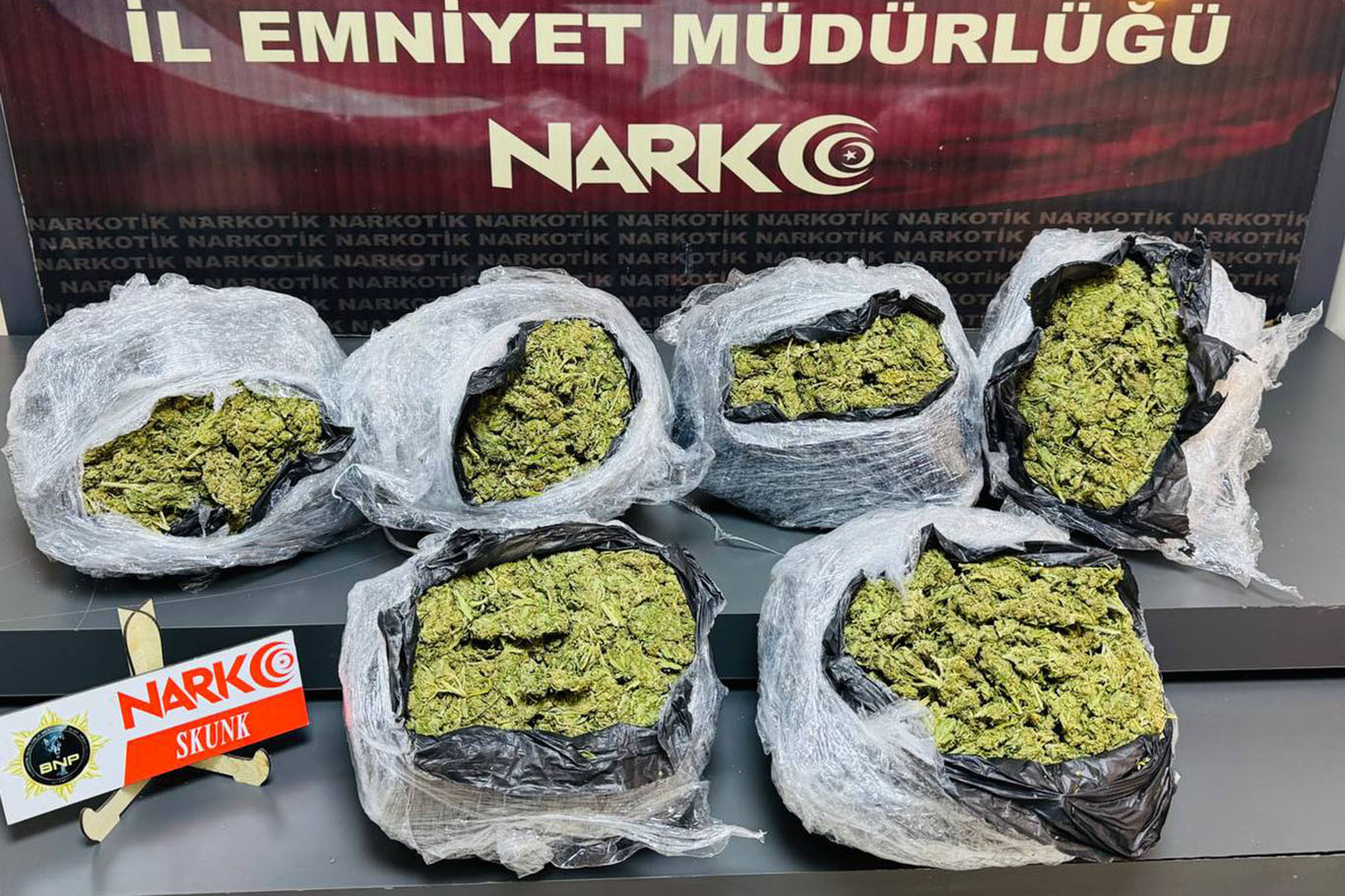 5 Kilo skunk ele geçirildi