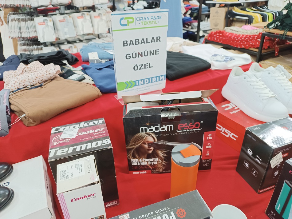 Babalar gününe özel stant ilgi gördü