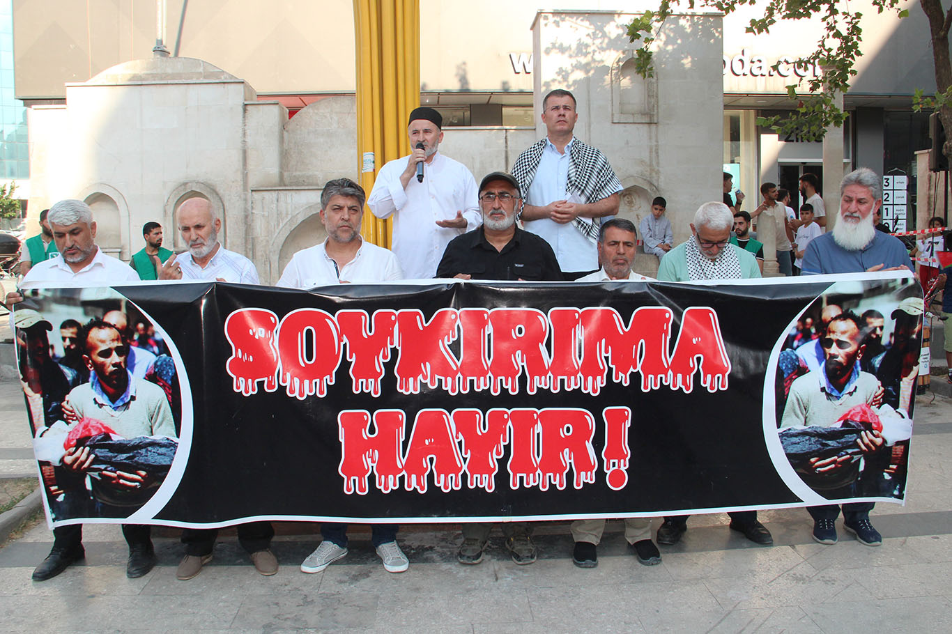 “Her sessizlik bir bomba gibi Gazze’ye düşüyor”